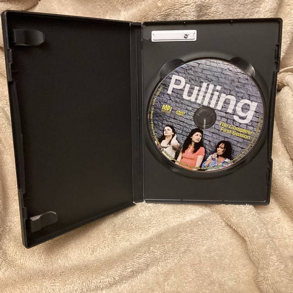 Pulling The Complete First Season (DVD 2009) - Picture 4 of 4